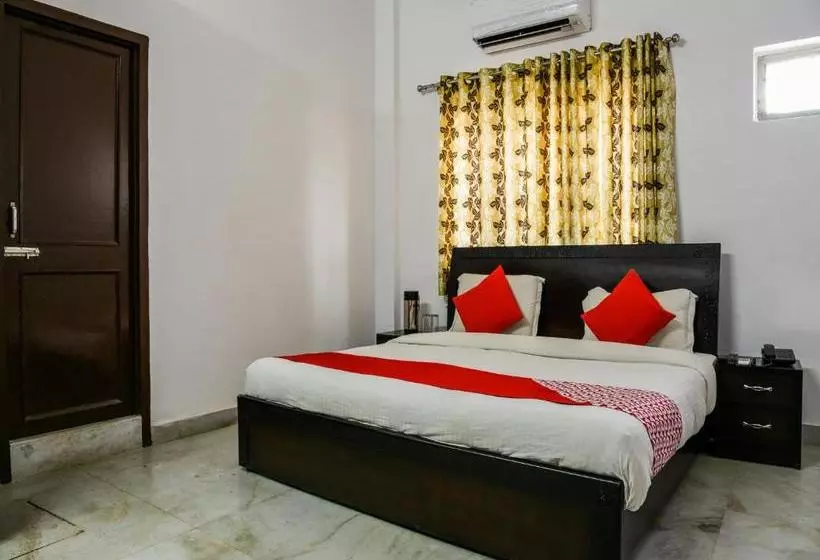Oyo 132 Hotel Royal T