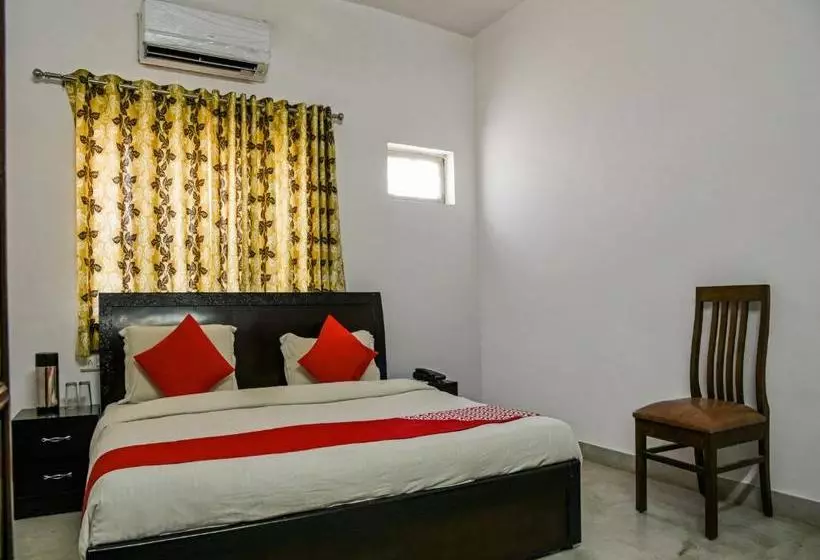 Oyo 132 Hotel Royal T