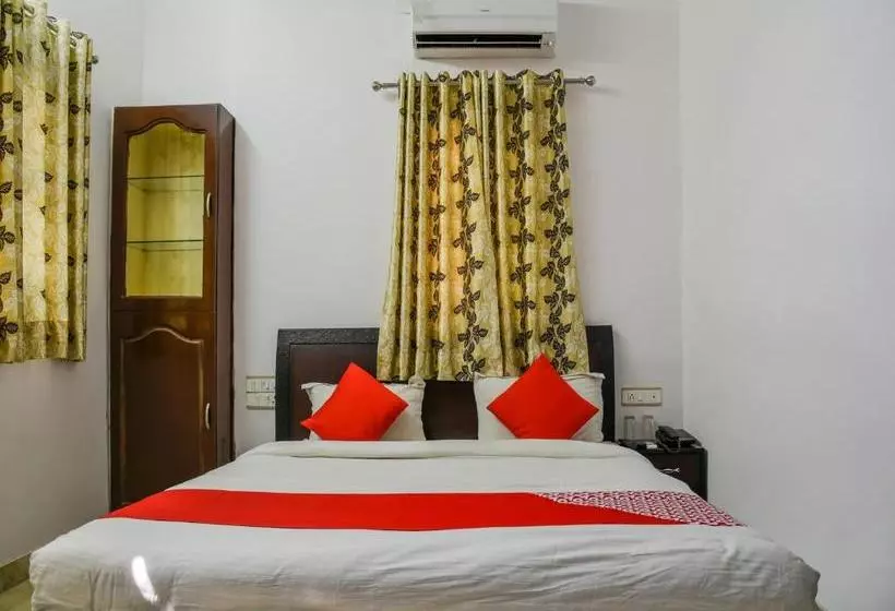 Oyo 132 Hotel Royal T