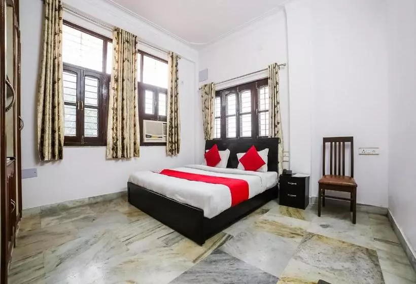 Oyo 132 Hotel Royal T