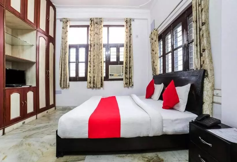 Oyo 132 Hotel Royal T