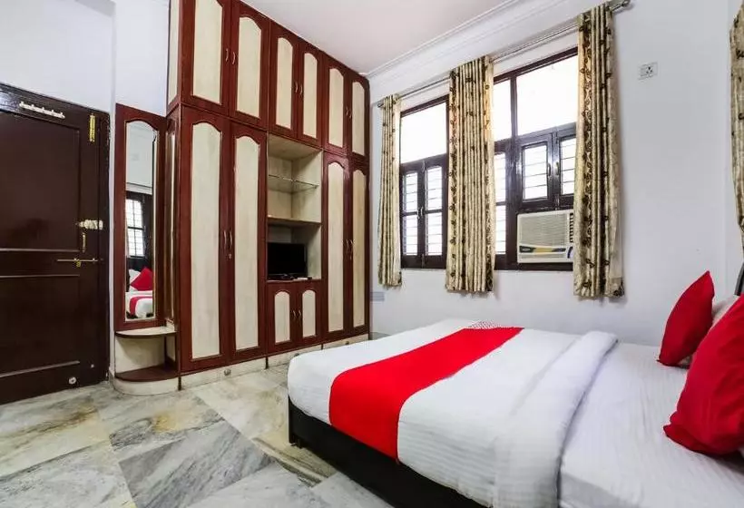 Oyo 132 Hotel Royal T