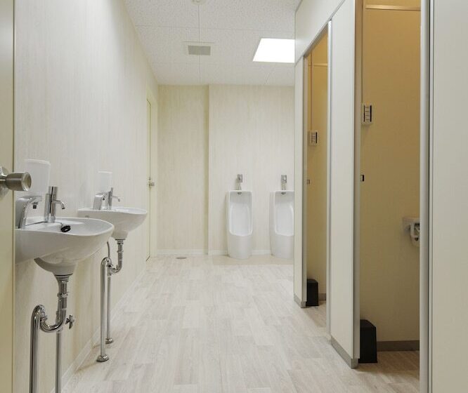 Seacret Base Ebisutei Souzou With Sake Bar   Hostel