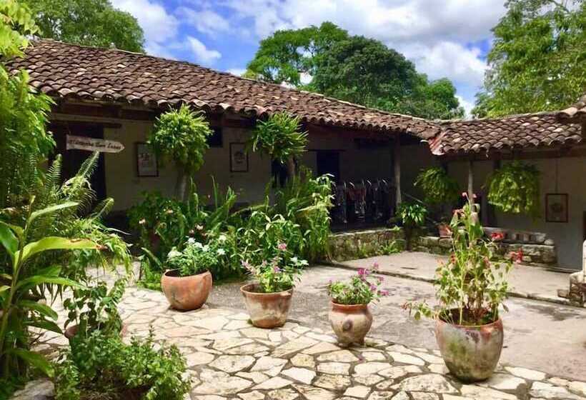 تختخواب و صبحانه Hacienda San Lucas