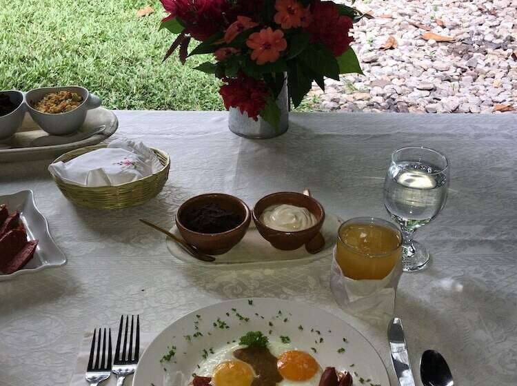 تختخواب و صبحانه Hacienda San Lucas