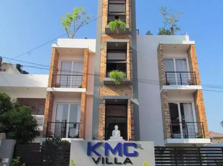 تختخواب و صبحانه Kmc Villa