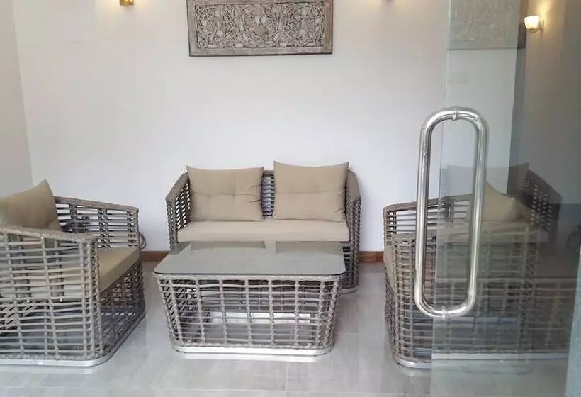 تختخواب و صبحانه Kmc Villa