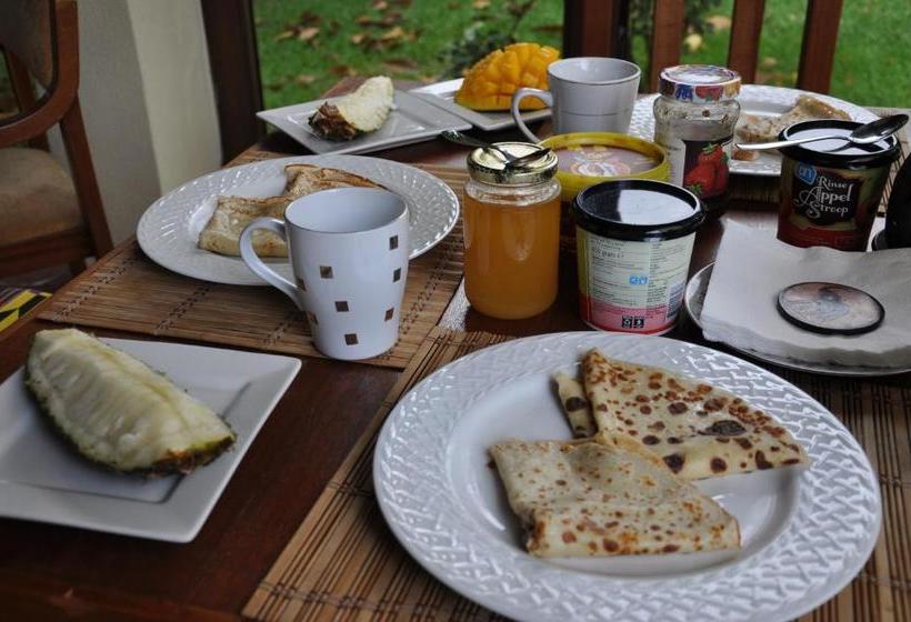 Bed and Breakfast Logess Estates Guesthouse