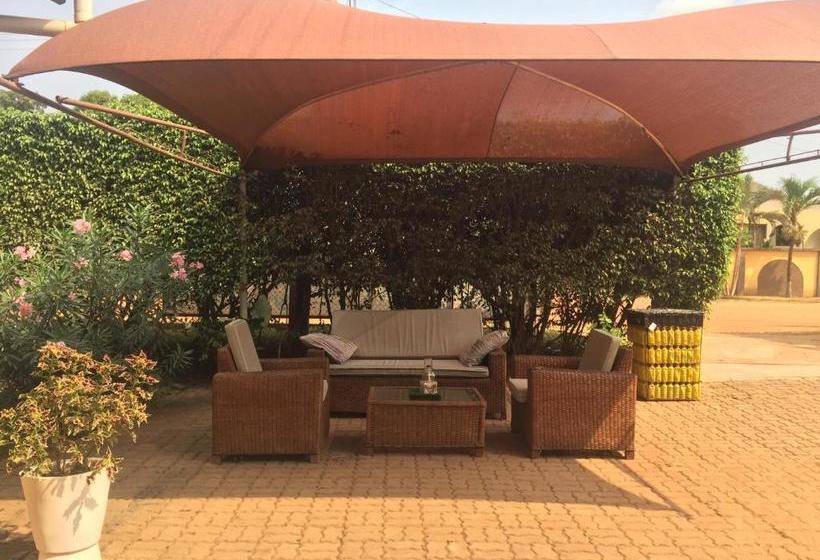 مبيت وإفطار Logess Estates Guesthouse