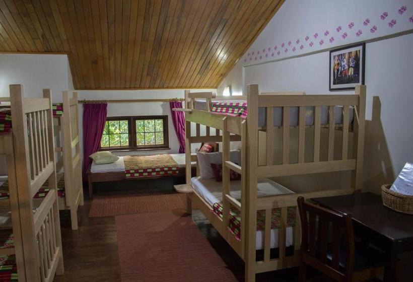 مبيت وإفطار Logess Estates Guesthouse