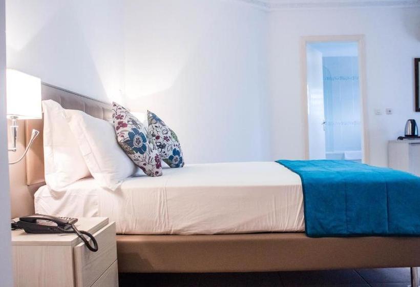 Conciergerie Hotel White House