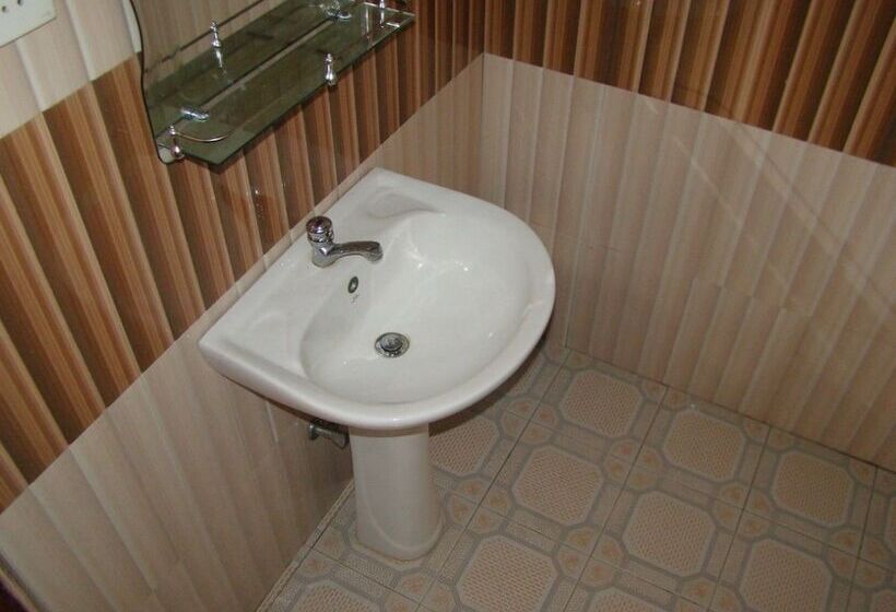 בית מלון כפרי Bentota Dilu Villa