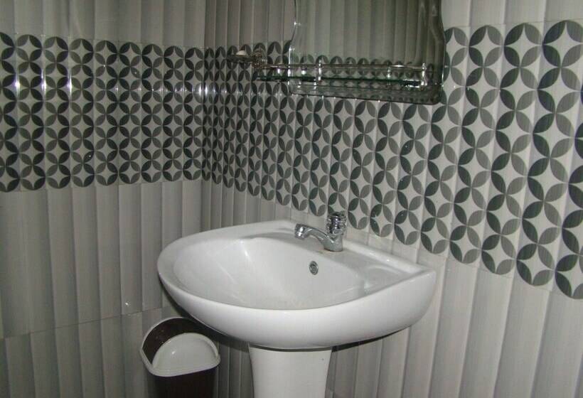 בית מלון כפרי Bentota Dilu Villa