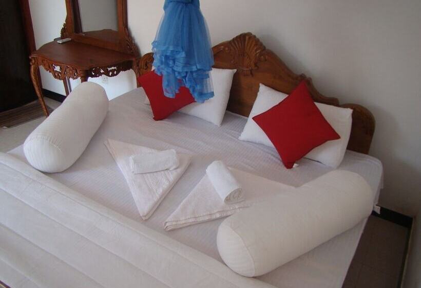 בית מלון כפרי Bentota Dilu Villa