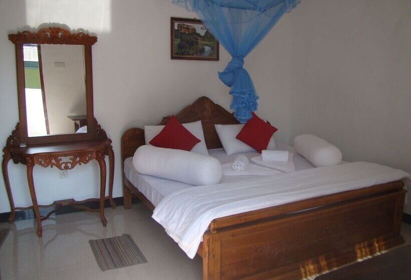 בית מלון כפרי Bentota Dilu Villa