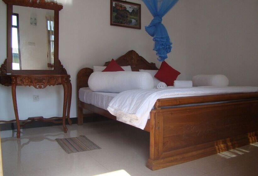 בית מלון כפרי Bentota Dilu Villa