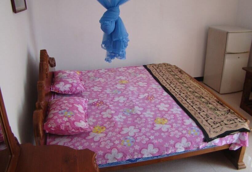 בית מלון כפרי Bentota Dilu Villa