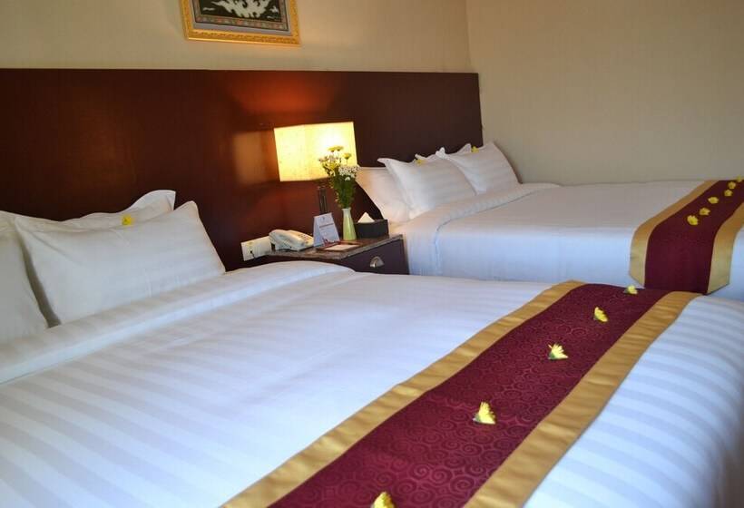 هتل Broadway Yangon