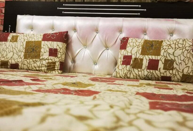 هتل Couples Friendly Guest House Karachi