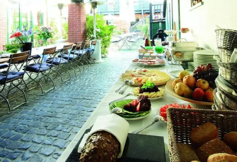 Hotelli Der Seehof Rheinsberg