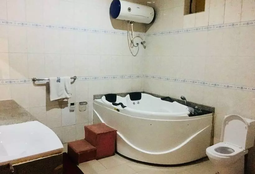 Duoban Hotel & Suite