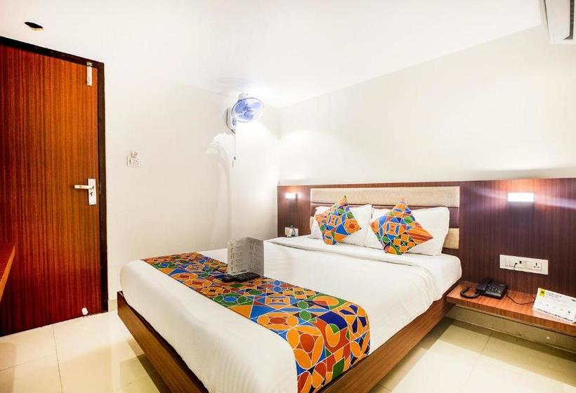 בית מלון כפרי Castle Inn