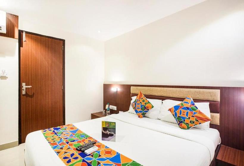 בית מלון כפרי Castle Inn