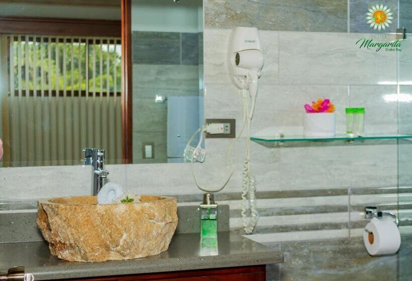 호텔 Margarita And Tour Operator Drake Bay