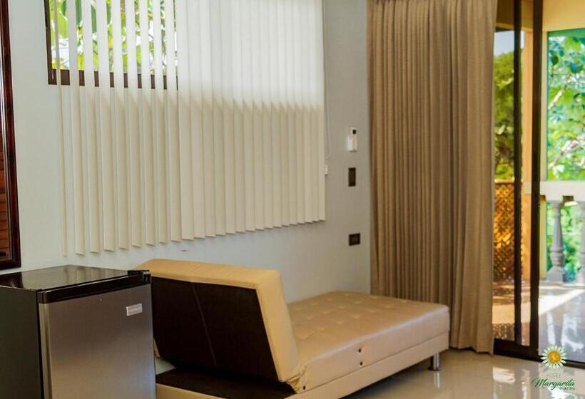 호텔 Margarita And Tour Operator Drake Bay