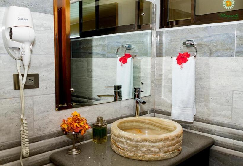 호텔 Margarita And Tour Operator Drake Bay