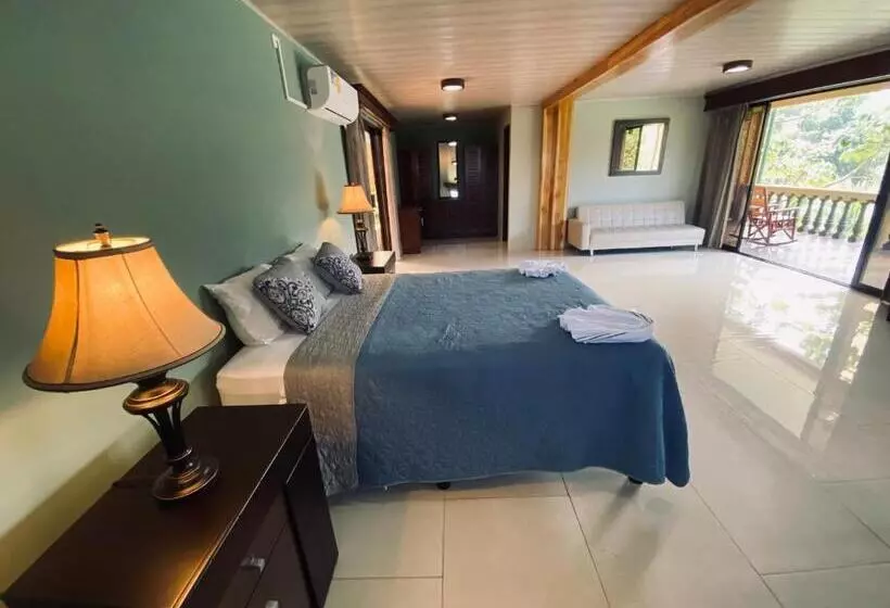 ホテル Margarita And Tour Operator Drake Bay