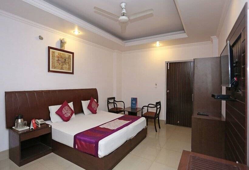 Oyo 3697 Hotel Rivieraa