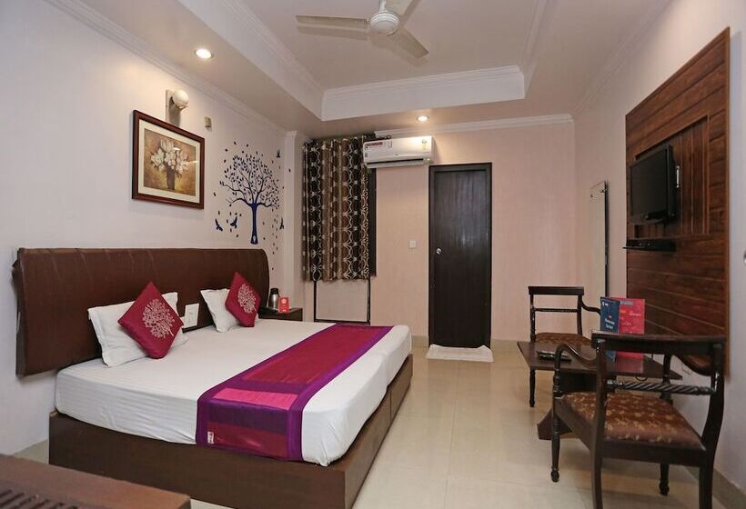 Oyo 3697 Hotel Rivieraa