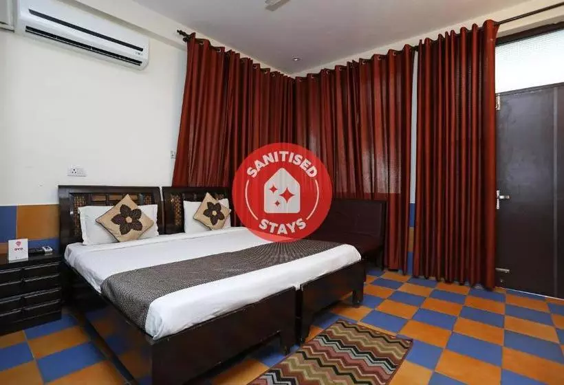 Oyo 9705 Hotel Paradise Residency