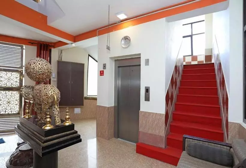 Oyo 9705 Hotel Paradise Residency