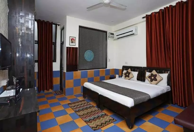 Oyo 9705 Hotel Paradise Residency
