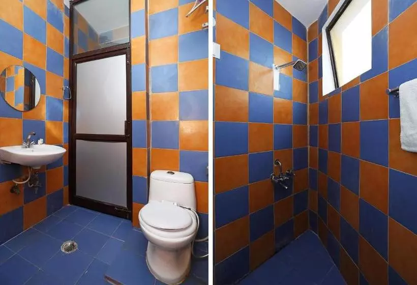 Oyo 9705 Hotel Paradise Residency
