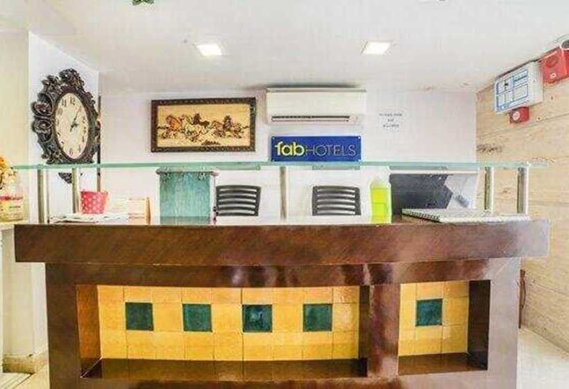 Fabhotel Galaxy Patel Nagar