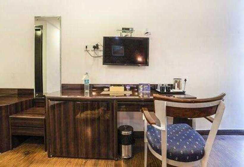 Fabhotel Galaxy Patel Nagar