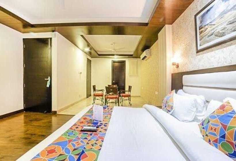 Fabhotel Galaxy Patel Nagar