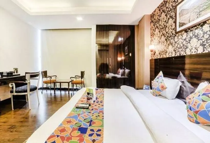 Fabhotel Galaxy Patel Nagar