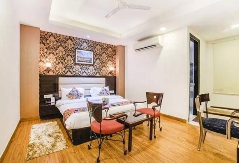 Fabhotel Galaxy Patel Nagar