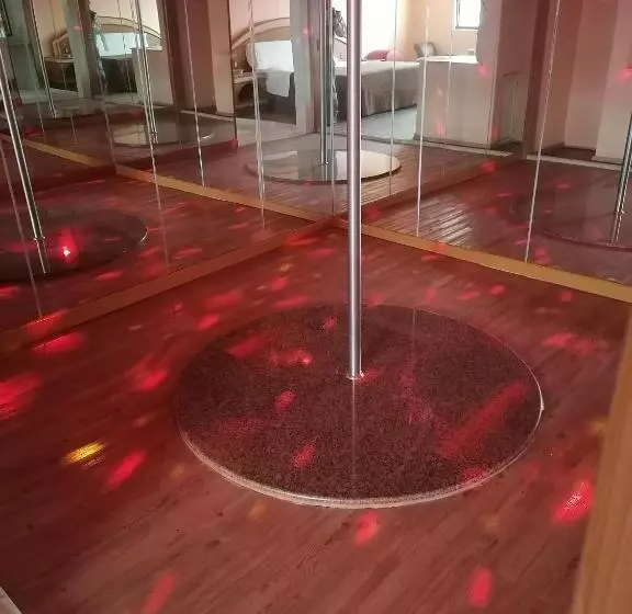 هتل Puerta Del Sol