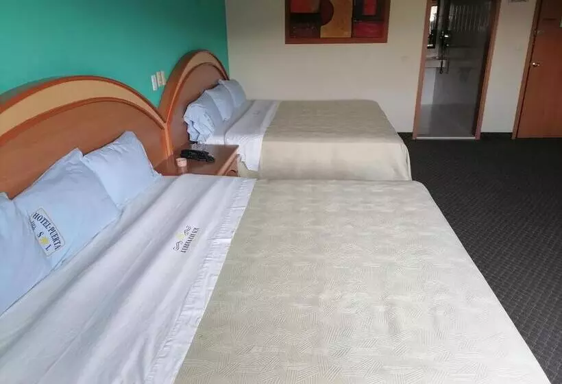 هتل Puerta Del Sol