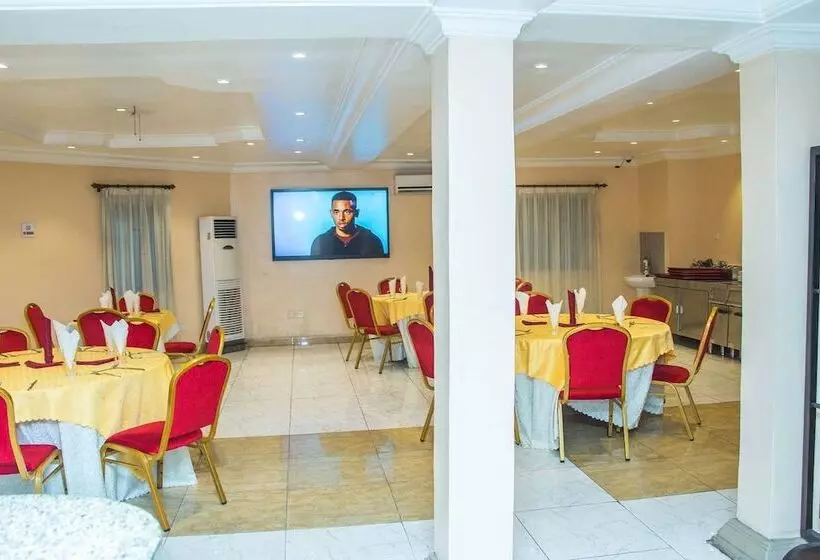 Royal Crest Hotel & Suites
