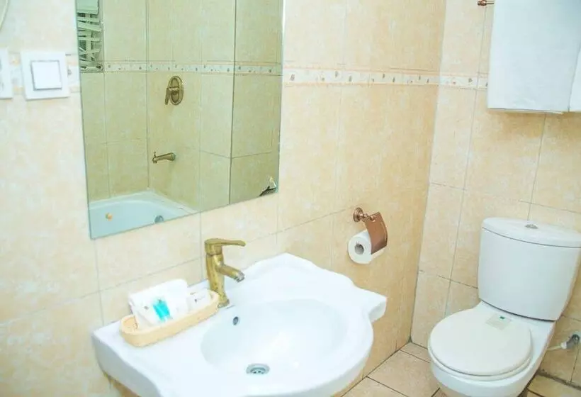 Royal Crest Hotel & Suites