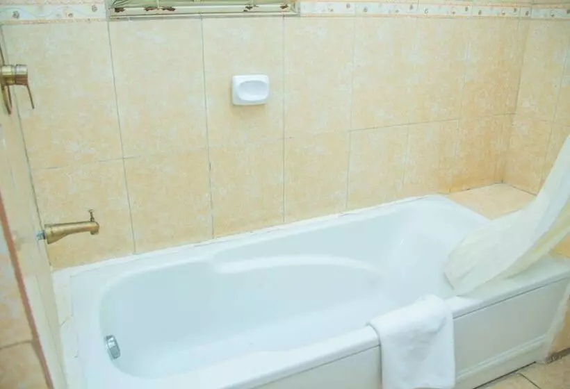 Royal Crest Hotel & Suites