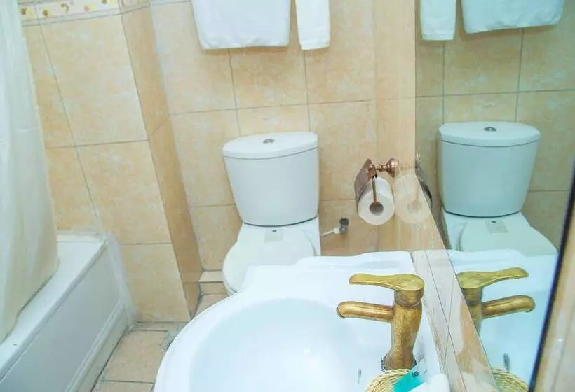 Royal Crest Hotel & Suites