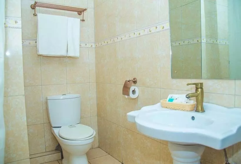 Royal Crest Hotel & Suites