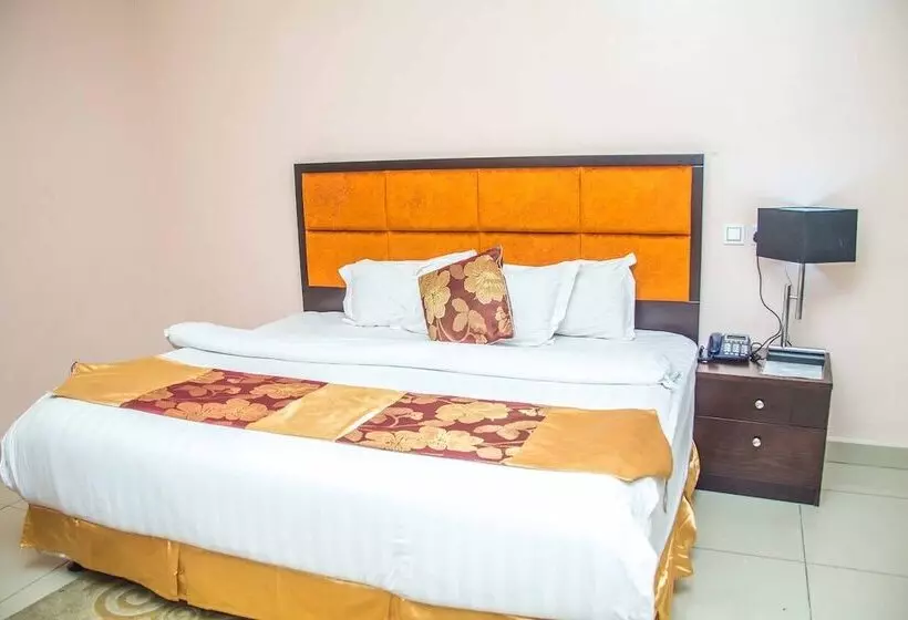 Royal Crest Hotel & Suites